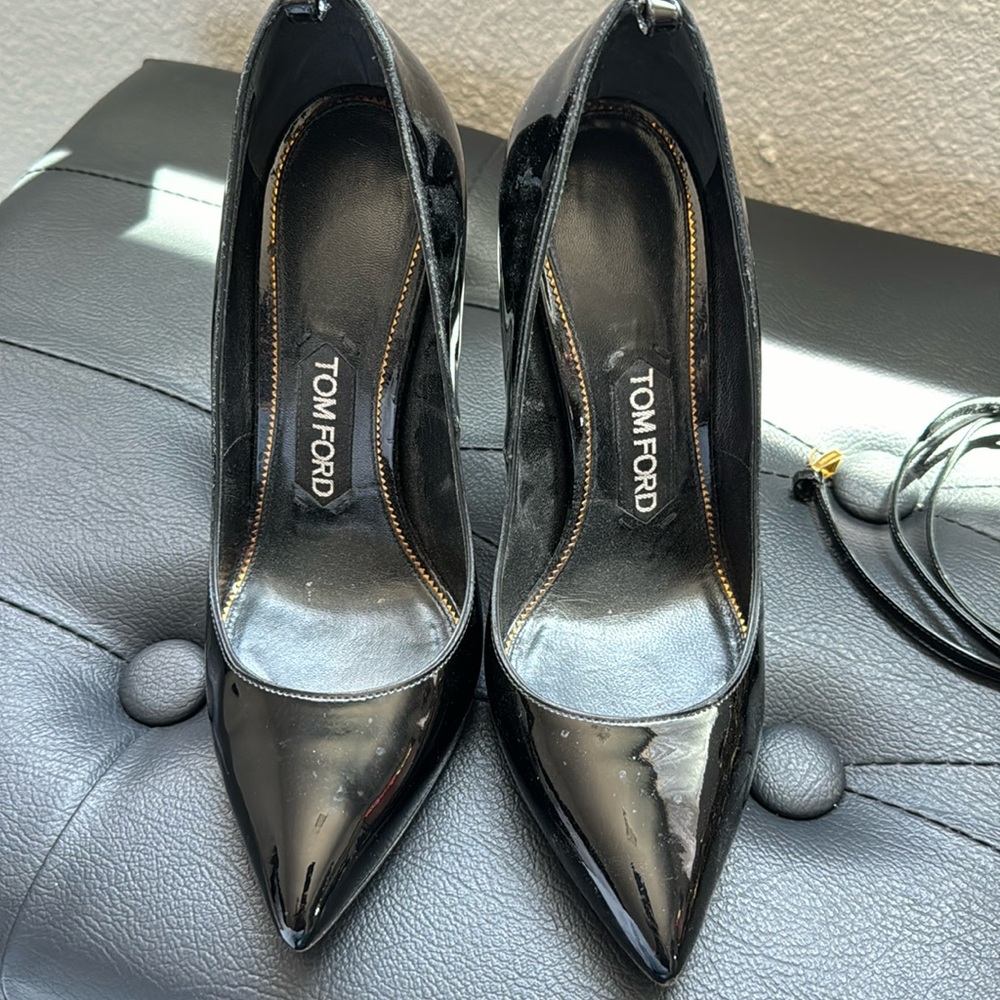 Tom ford padlock heels